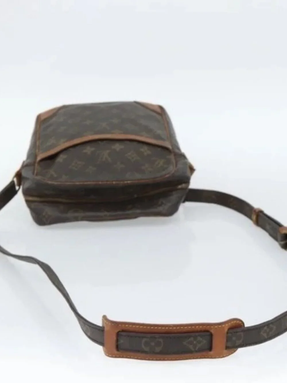 LOUIS VUITTON Monogram Danube MM Shoulder Bag M45264 LV Auth 92322
